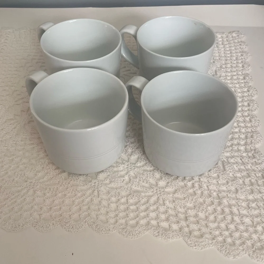 Crate & Barrel AARON PROBYN White Mugs Coffee Cups Set of 4